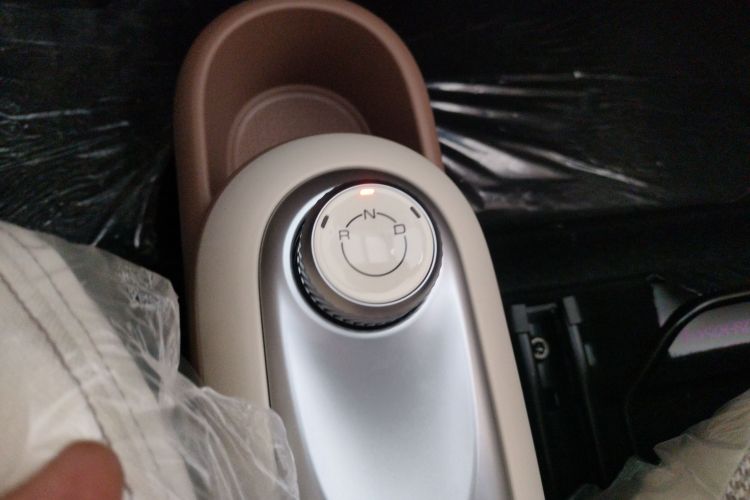 五菱汽车 宏光MINIEV 2025款 四门版 进阶款中控内饰18