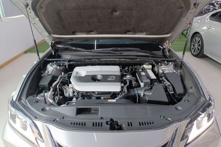 雷克萨斯ES 2021款 200 卓越版机舱底盘24