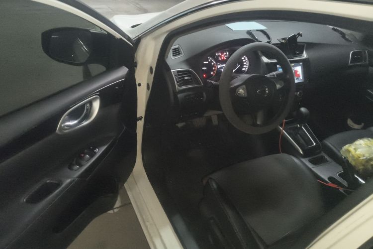 日产 轩逸 2022款 经典 1.6XL CVT豪华版中控内饰20