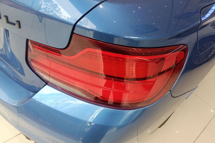 宝马2系(进口) 2018款 225i 敞篷轿跑车 M运动型车身外观9