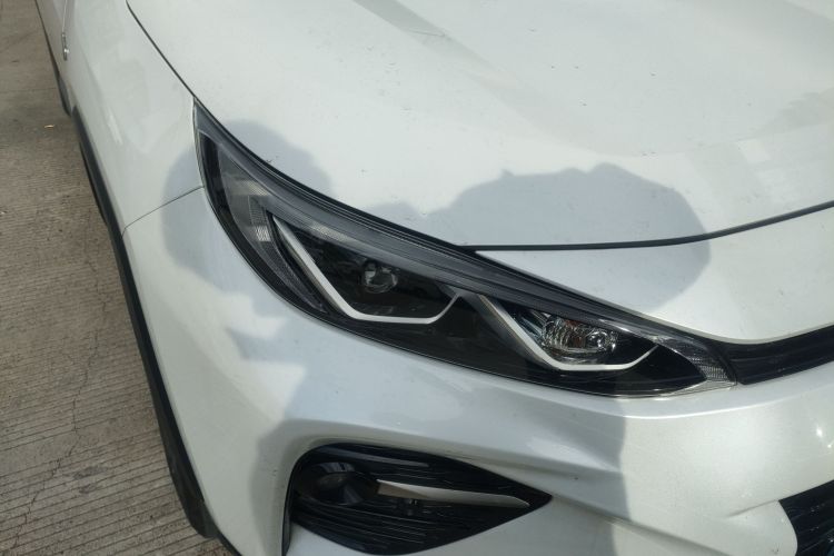 丰田 威兰达 2023款 双擎 2.5L E-CVT两驱豪华PLUS版车身外观8