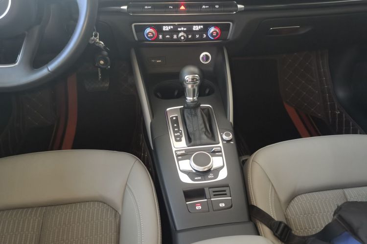 奥迪A3 2019款 Sportback 35 TFSI 时尚型 国VI中控内饰18