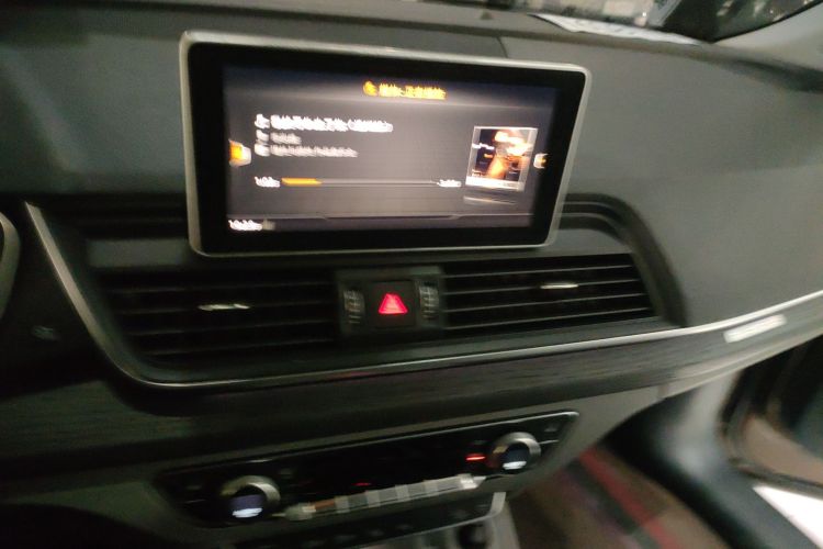 奥迪Q5L 2018款 45 TFSI 尊享时尚型 国V中控内饰16