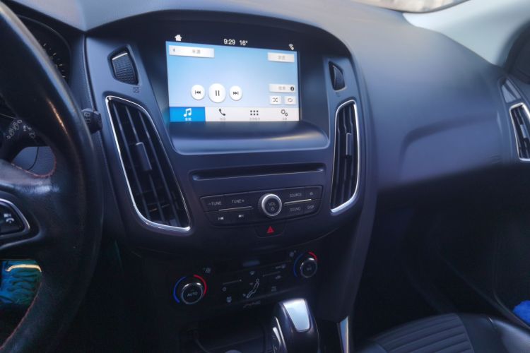 福特 福克斯 2017款 两厢 EcoBoost 180 自动精英型中控内饰16