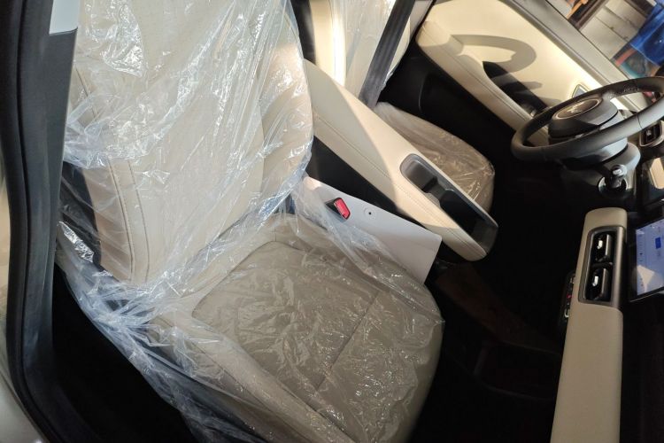 五菱汽车 五菱缤果PLUS 2024款 330km 五座版局部细节41