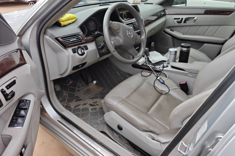 奔驰E级 2010款 E 260 L CGI优雅型中控内饰20