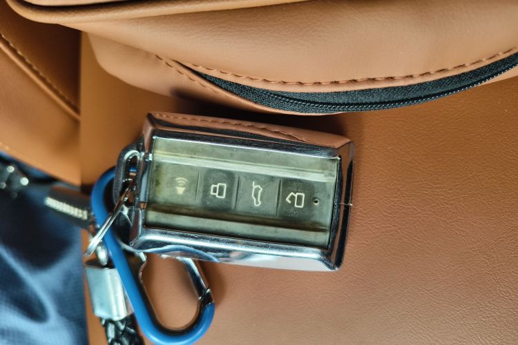 坦克500 2022款 3.0T 高端定制版 5座中控内饰7001