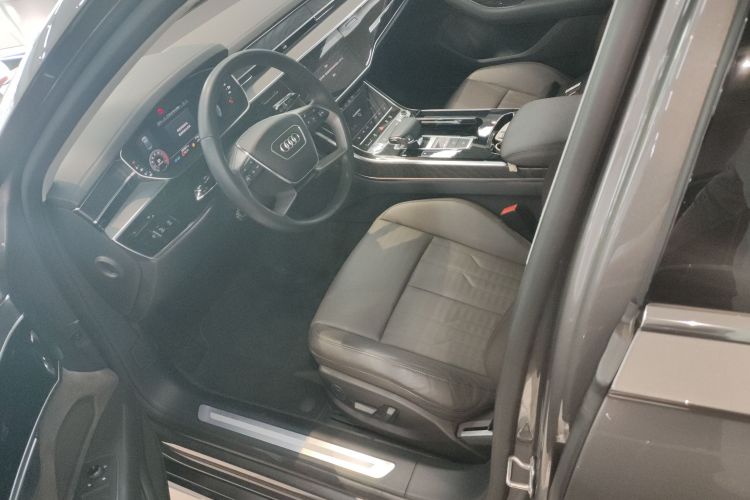 奥迪A8 2018款 A8L 55 TFSI quattro投放版精英型中控内饰19