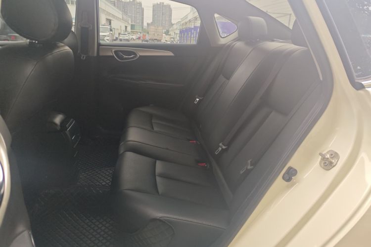 日产 轩逸 2021款 经典 1.6XL CVT豪华版中控内饰7004