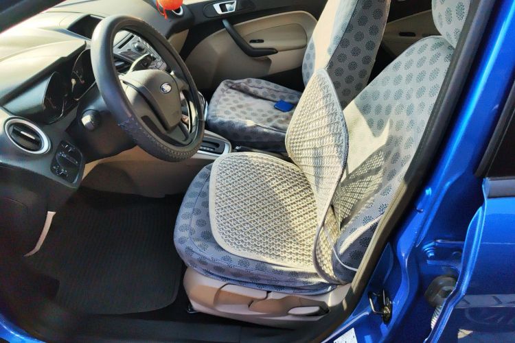 福特 嘉年华 2013款 三厢 1.5L 自动时尚型中控内饰19