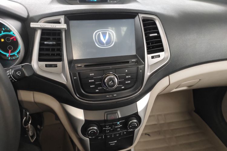 长安 逸动 2014款 1.6L 自动豪华型局部细节16