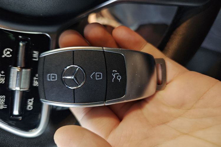 奔驰GLC 2020款 GLC 260 L 4MATIC 豪华型中控内饰11