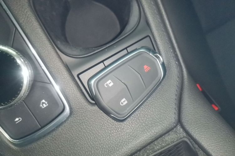 凯迪拉克XT4 2020款 改款 28T 两驱技术型中控内饰11