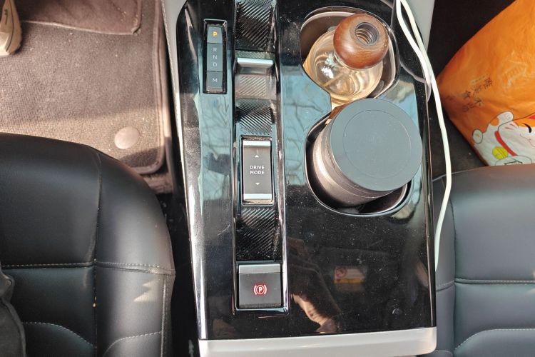 雪铁龙 凡尔赛C5 X 2022款 1.6T 享不凡 虎年开门红版中控内饰18