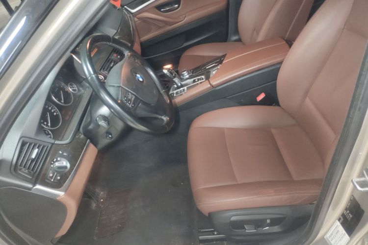 宝马5系 2014款 525Li 领先型中控内饰19