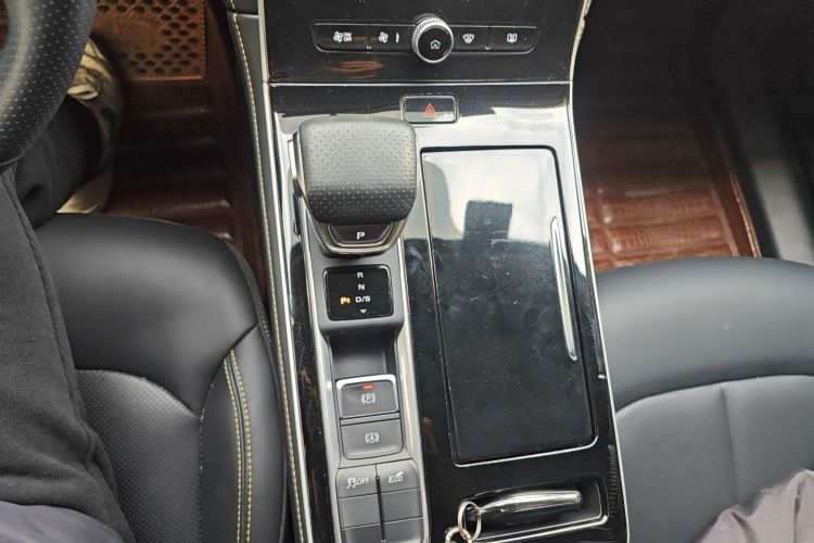 荣威i6 MAX 2020款 300TGI 自动爽酷版中控内饰18