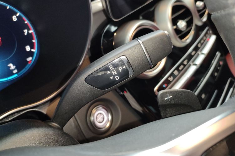 奔驰GLC 2022款 改款三 GLC 260 L 4MATIC 动感型中控内饰18