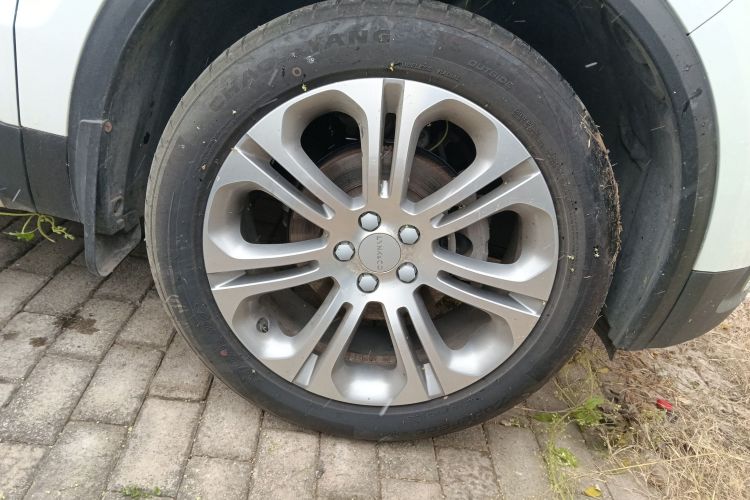 领克01 2019款 2.0T 两驱型Pro版 国V车身外观10