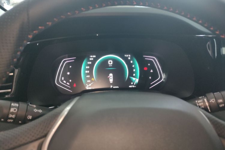 长安欧尚X7 PLUS 2022款 1.5T 蓝鲸版自动尊贵型 7座中控内饰14