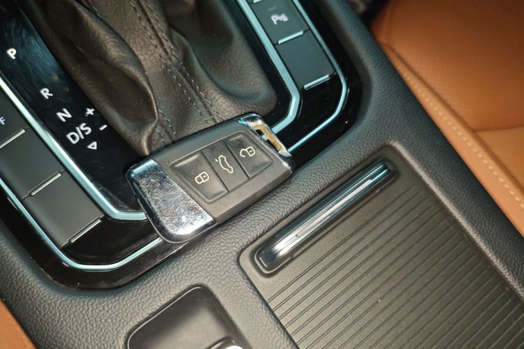 一汽-大众CC 2021款 猎装车 380TSI 猎心版中控内饰11