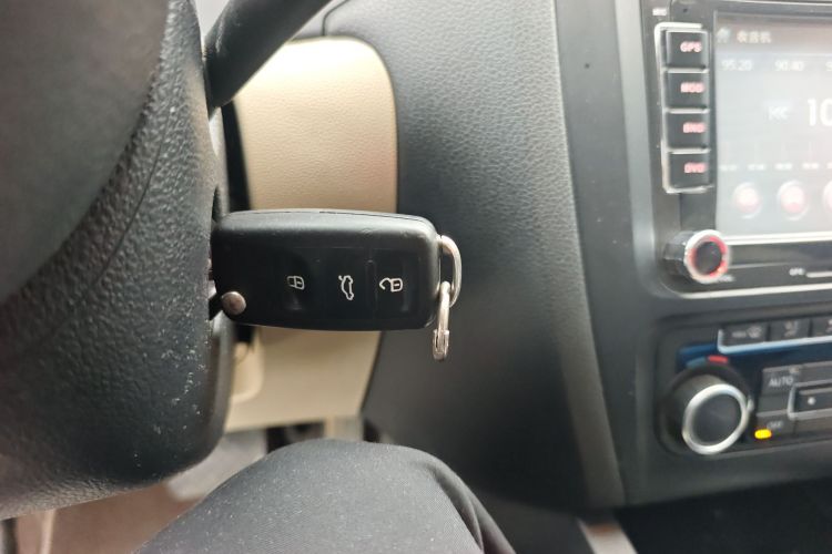 大众 速腾 2014款 改款 1.4TSI 自动豪华型中控内饰11