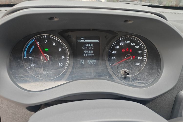 五菱汽车 五菱扬光 2024款 300KM 舒适型客车版 75kW中控内饰14