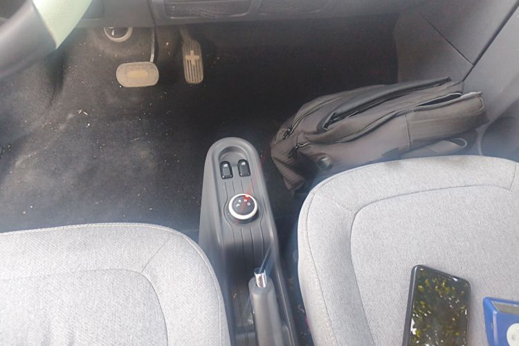 五菱汽车 宏光MINIEV 2021款 马卡龙夹心款 120km 磷酸铁锂中控内饰18