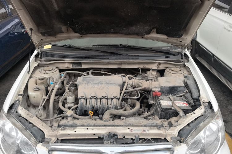 比亚迪F3 2012款 节能版 1.5L 手动舒适型机舱底盘24