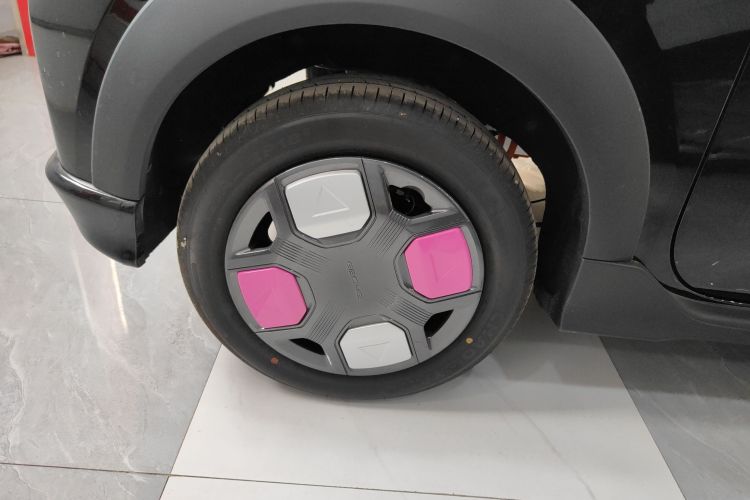 吉利银河 2025款 210km 熊猫卡丁车身外观6008