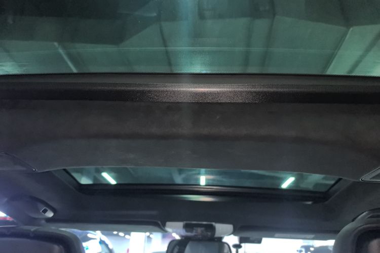 奔驰E级 2014款 改款 E 300 L中控内饰22