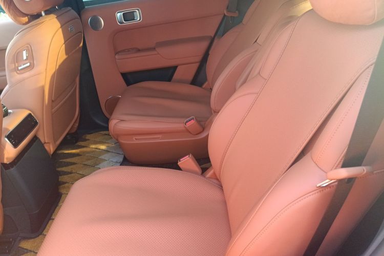 理想汽车 理想L8 2024款 Max中控内饰21