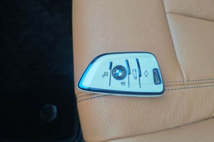 宝马5系 2018款 528Li 上市特别版中控内饰11