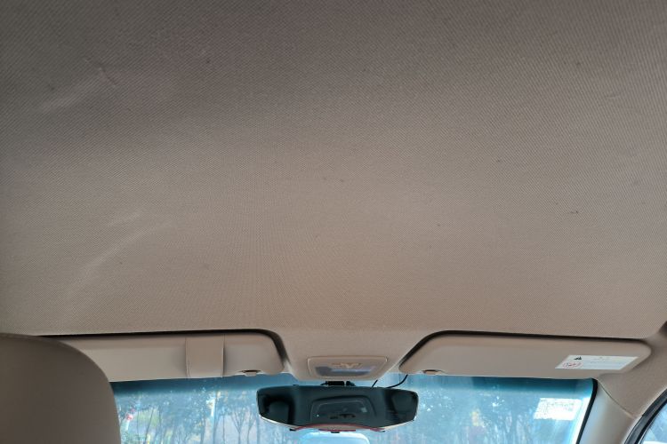 宝骏730 2016款 1.5L 手动舒适型 7座 国V中控内饰22