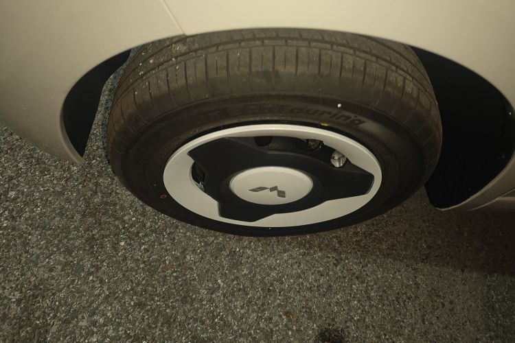 五菱汽车 宏光MINIEV 2024款 第三代 215km 青春版车身外观6007