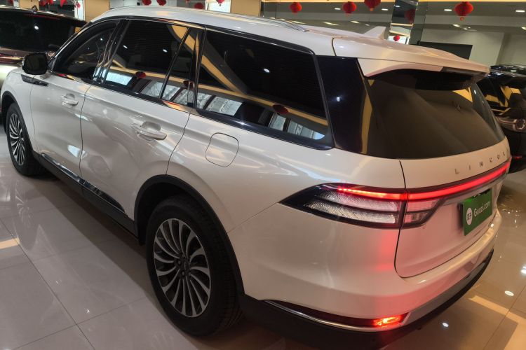 林肯 飞行家 2020款 3.0T V6 四驱尊享版车身外观4