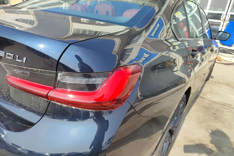 宝马3系 2025款 330Li M运动曜夜套装车身外观6006