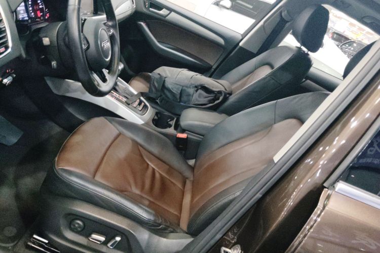 奥迪Q5 2016款 40 TFSI 技术型局部细节19