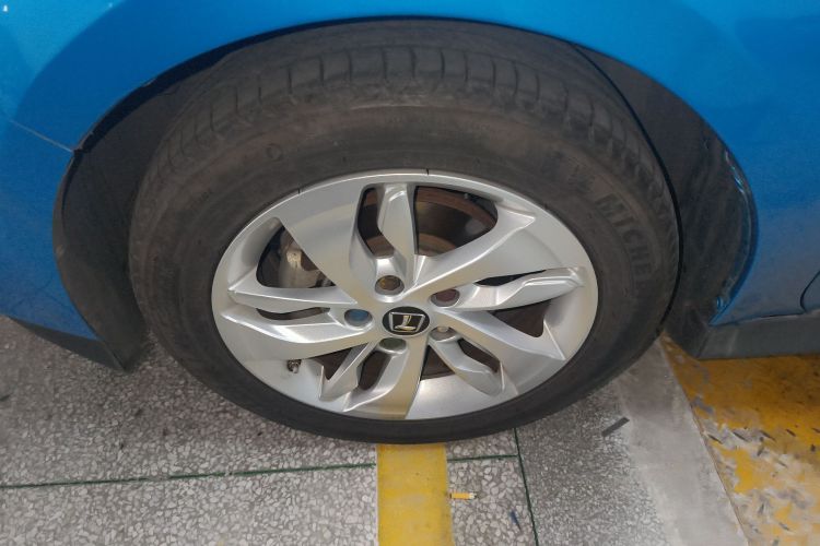 纳智捷 锐3 2016款 1.6L CVT智享型车身外观6002