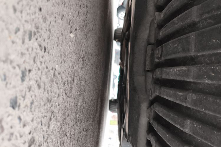 奔驰E级 2015款 E 180 L 运动型局部细节9008