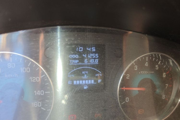 金杯 新海狮X30L 2016款 1.5L财富版DLCG14中控内饰15