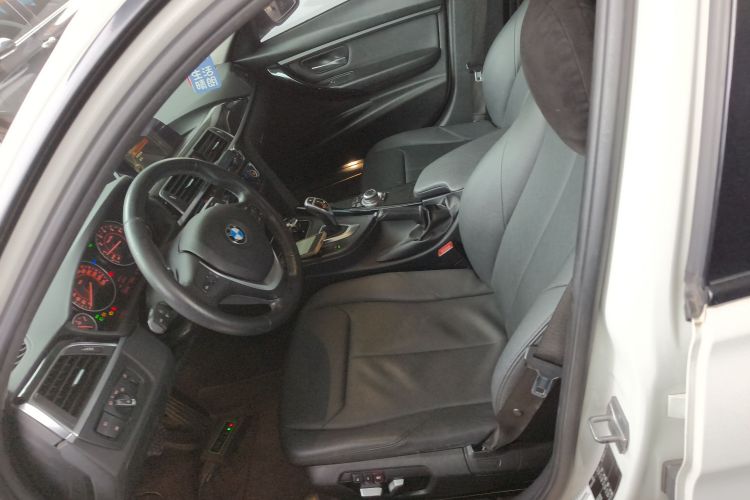 宝马3系 2017款 320Li M运动型局部细节19