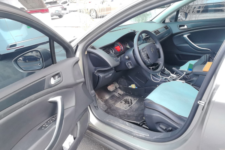 雪铁龙C5 2014款 1.6T 自动尊享型中控内饰20