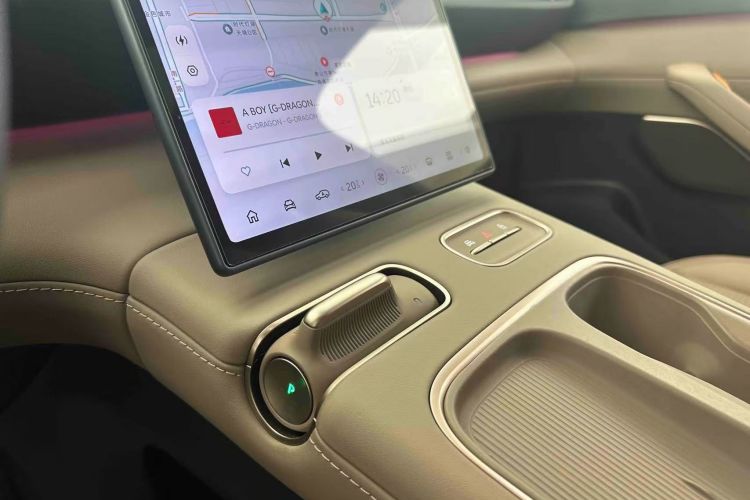 蔚来ES6 2024款 75kWh中控内饰18