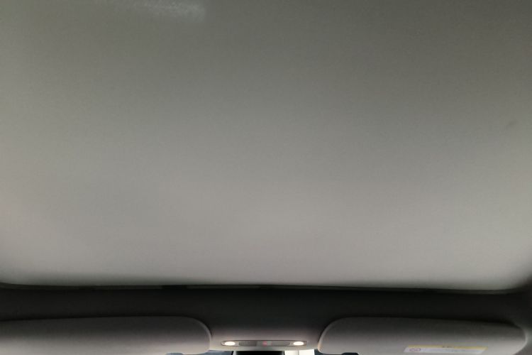 特斯拉 Model Y 2023款 后轮驱动版中控内饰22