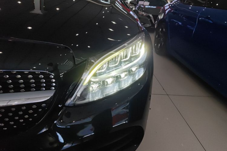 奔驰C级 2019款 C 260 L 运动版局部细节36