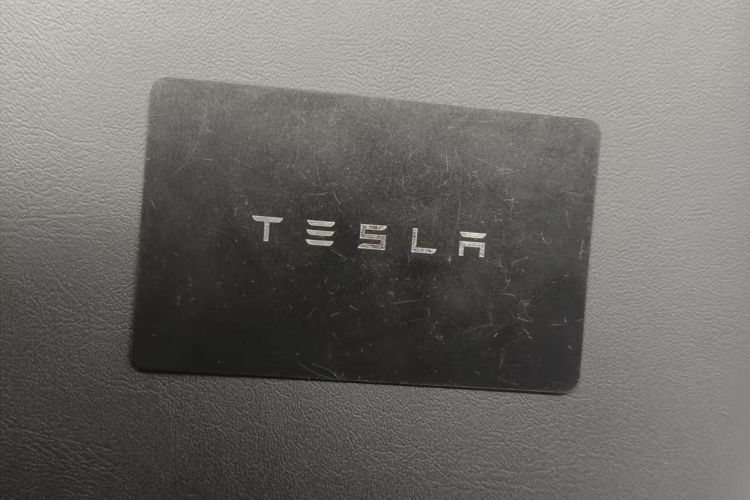 特斯拉 Model Y 2022款 改款 长续航全轮驱动版中控内饰11