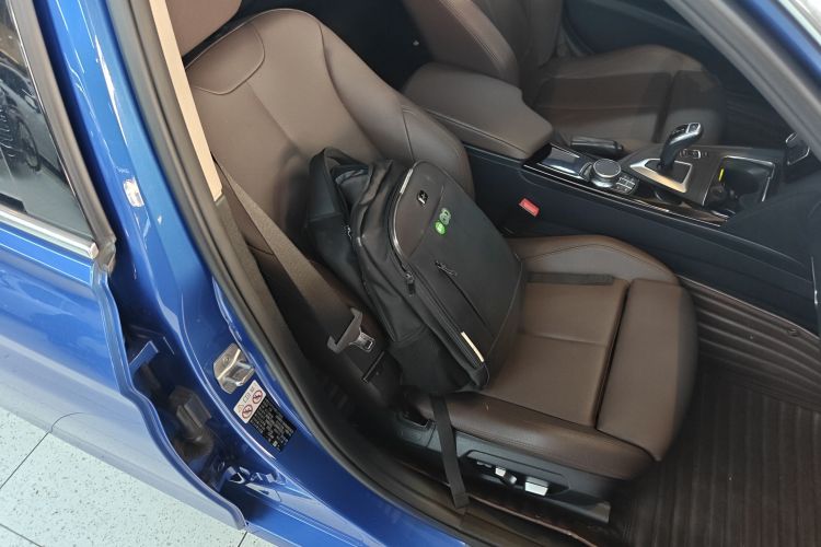 宝马3系 2019款 320Li M运动套装局部细节41