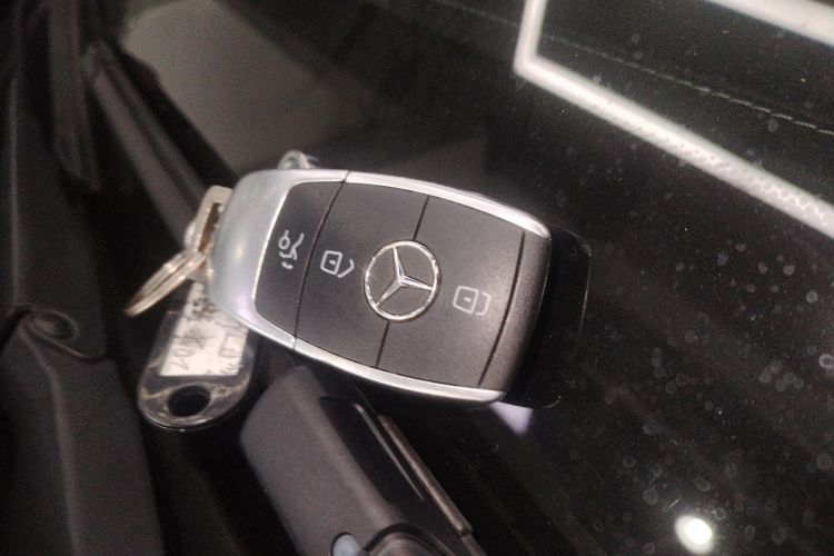 奔驰C级 2020款 改款 C 260 L 运动版中控内饰7001