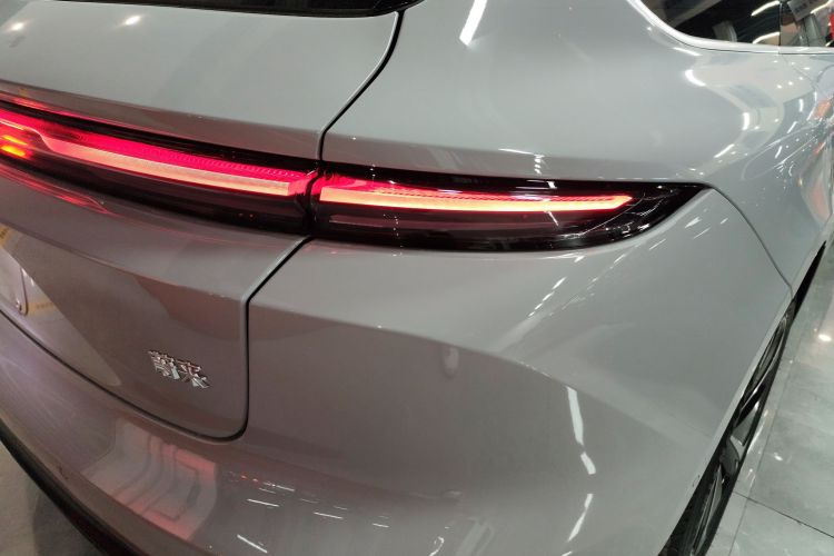 蔚来ET5T 2025款 75kWh Touring车身外观9