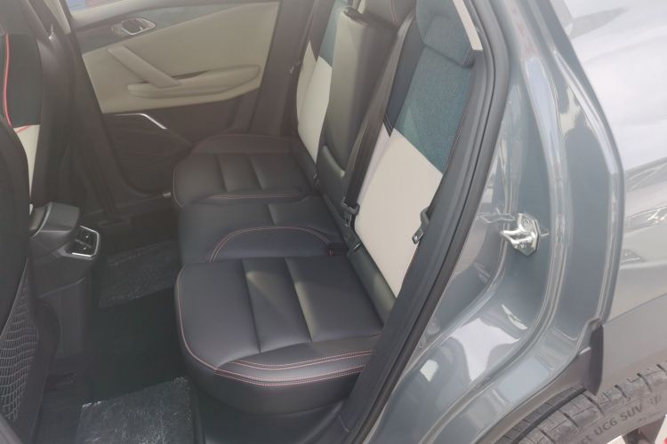 领克06 2020款 1.5T 耀Halo中控内饰21